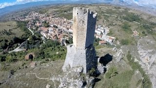 preview picture of video 'La Torre Piccolomini e la Statua dell'Alpino - Pescina'