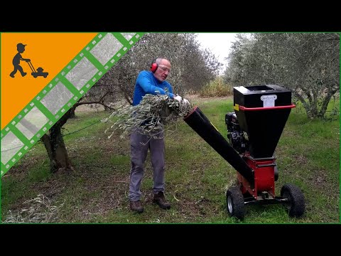 Biotrituratore a scoppio GeoTech GS150EL: funzionamento del biocippatore con doppia tramoggia