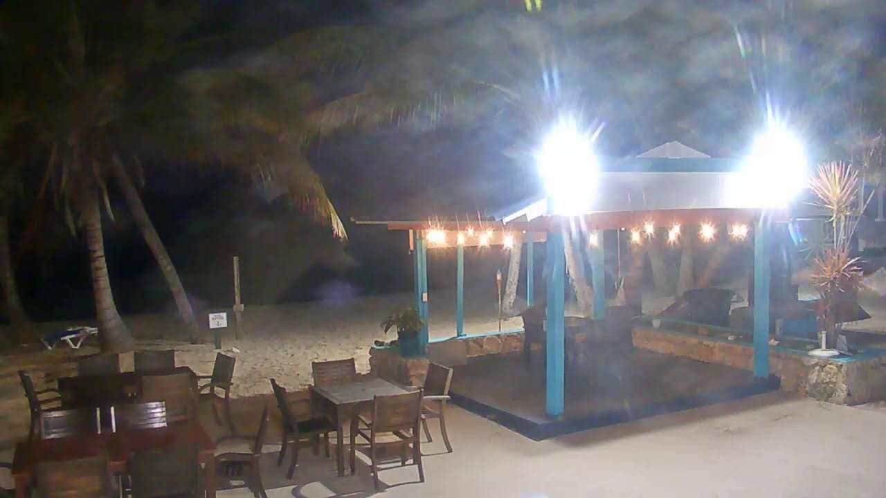 Live webcam view of Chiringuito y Palmeras en Pelican Cove