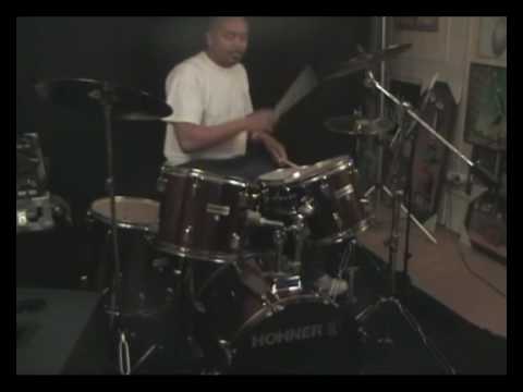 Bubbling drums with Bicky Logan