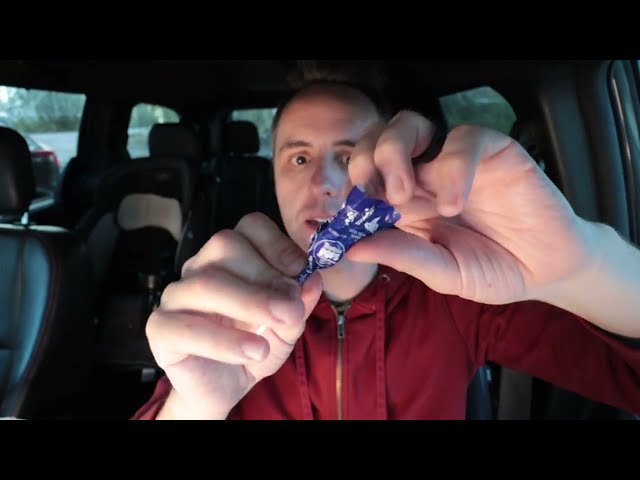 Best Miniature Grape Tootsie Pop Review - close-up view