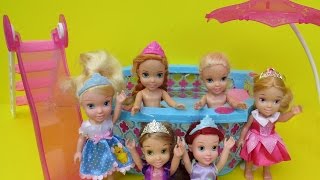 Pool Party - Elsa and Anna toddlers Water Slide ! Rapunzel, Ariel, Cinderella