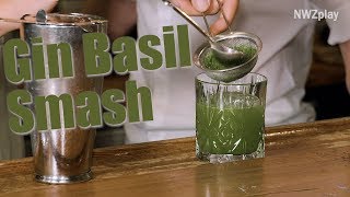 Christoph als Barkeeper im Patio 3/5 - Gin Basil Smash