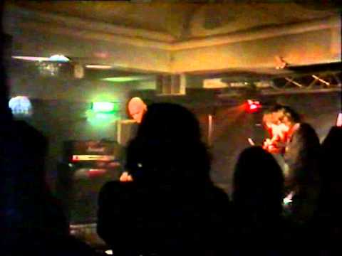 Plusgrader - Gränsfall (live Grand Hotel, Norrköping 2005)