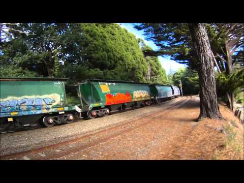 RARE Quad GMs on 3152 at Mt Lofty!! Notch 8 classic EMD action!