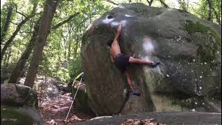 Video thumbnail of Big Dragon, 8a+. Fontainebleau