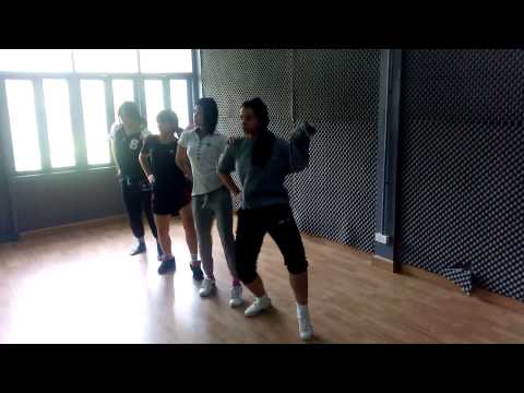 Macaron cover red velvet - solo happiness practice