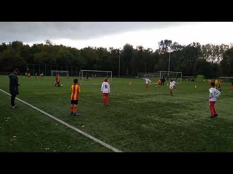 VVR JO10-1 - Hellevoetsluis JO10-1 - 28-09-2020 - 1e helft van 1e helft