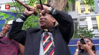 Download lagu Raja Bomoh Sedunia is released on police bail mp3 Download lagu Raja Bomoh Sedunia is released on police bail mp3