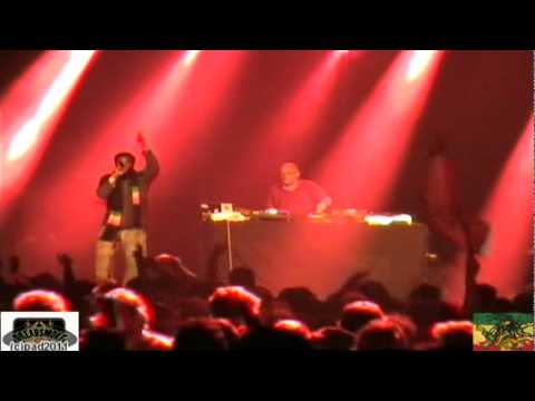 ONE U SOUND ft omar perry & kilah priest -  this is a warrning master of dub pt1 @ dour 2011