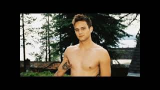 The Only Mama That'll Walk the Line (Brandon Flynn Video)