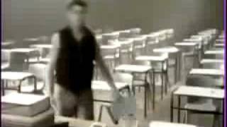 Download lagu Un Etudiant Genial Rend Sa Copie mp3