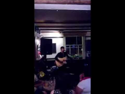Nadeem Leigh live at The Victoria, Hitchin with an original song called 'Home'