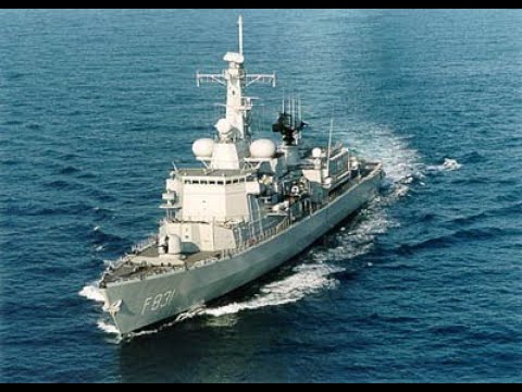 WARSHIPS FROM THE ROYAL NETHERLANDS NAVY PASSING THROUGH THE SOLENT UK 08/12/2022