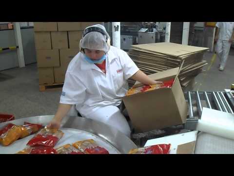 Yamila trabajando en Empaque en Bimbo