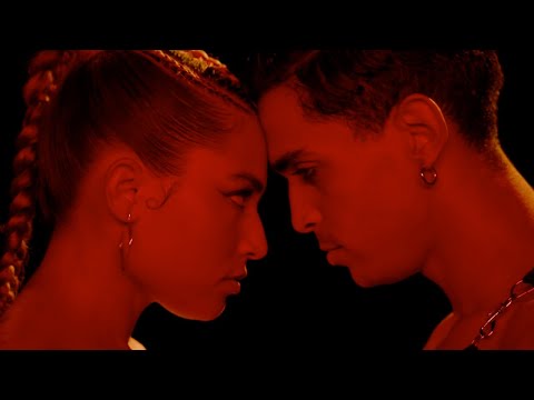 Letón Pé - Rojo Rubí (Rompiendo La Cadera) [Official Video]