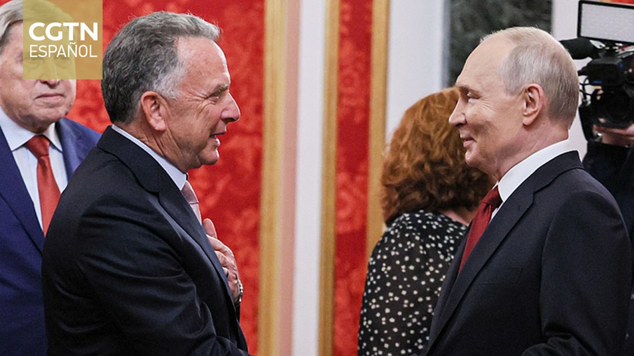 Putin conversa con los enviados estadounidenses de forma "constructiva y extrema
