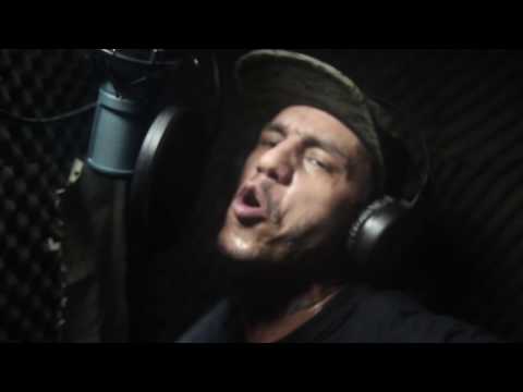 Mussoumano - Loucura Pura part. Funkero