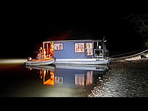 #250 Offgrid Houseboat, Cubic Mini Wood stove unpacking , Fishing for Shell Cracker and Bass