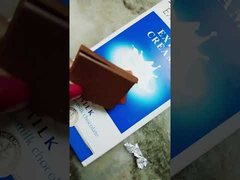 Lindt Swiss Extra Creamy Milk Chocolate #lindtchocolate #trending #shorts #shorts #youtuber #lindt