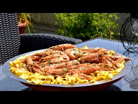 Traditional Croatian recipe for Dalmatian "Buzara"