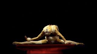 &quot;Hat Bunny&quot; handstand-contortion by Ulzii Mergen live in Il Rossetti Theatre, Trieste, Italy