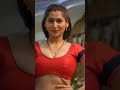 Aunty Seducing Navel Show Clevage