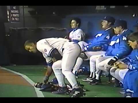 Mike Piazza Talks About Raul Mondesi's Weird Superstition! "Los Angeles Dodgers"
