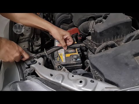 Tự thay ắc quy ô tô vô cùng đơn giản