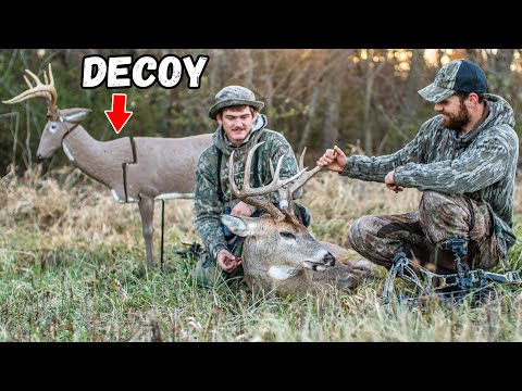 BIG BUCK comes in to DEER DECOY!! - (10 Yard Shot)