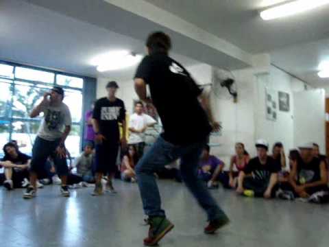 RACHA DE FREESTYLE- SEMI-FINAL- Pirulito e Belo vs Denis e Bruxa