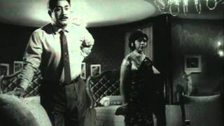 Download lagu NAAN RASITHA KAATCHI_Uyarntha manithan.vob mp3