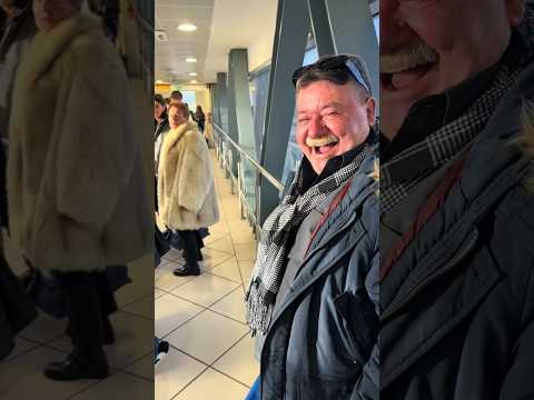 Bro sounds like Feel Good Inc 😂