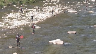 アユ釣り解禁日に警察や地元のアユ釣り名人が水難事故防止を呼びかけ 同日に川で釣り人が転倒し足をケガ 岐阜・下呂市の馬瀬川