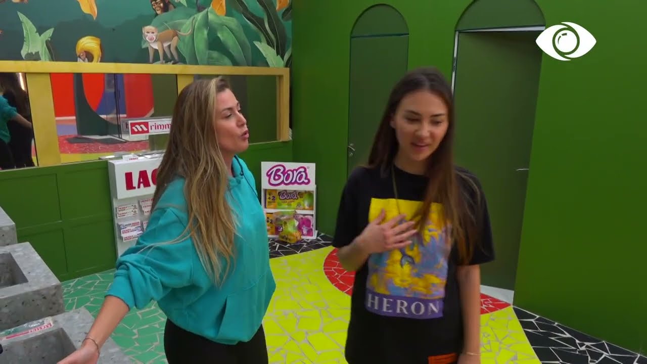 Olta ngacmon Kiarën në tualet