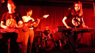 LA FEMME - Nous Etions Deux, en vivo en La Mezcalera