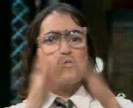 La Niña de Shrek - Su Primera Menstruación