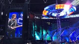 &#39;Standin&#39; In The Rain&#39; Jeff Lynne&#39;s ELO at Wembley