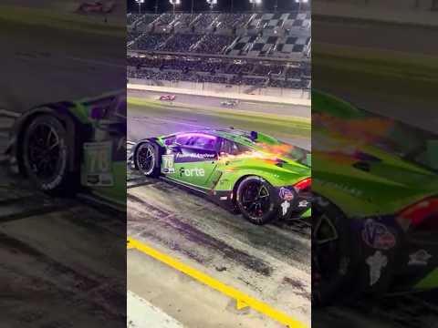 LAMBO CATCHES FIRE DURING PITSTOP AT DAYTONA! IMSA🔥🔥