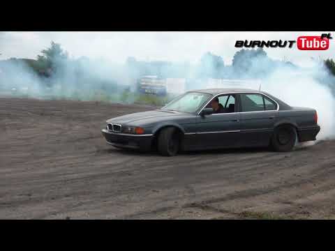 Palenie gumy i urwanie zderzaka BMW E38 740 - V Piknik BMW Ostrów Wielkopolski 2018