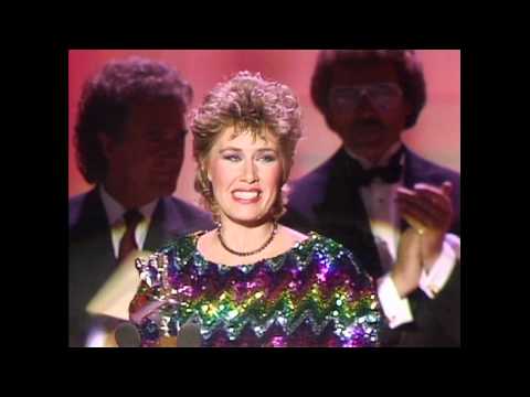 Janie Fricke Wins Top Female Vocalist -ACM Awards 1984