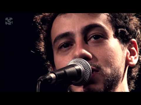 Leo Fressato em "Não há nada mais lindo", com part. de Ana Larousse no Estúdio Showlivre