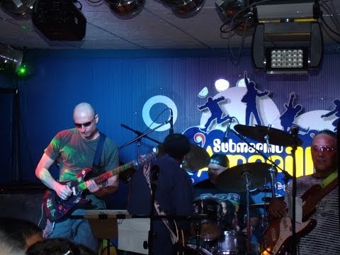 Yellow Submarine / Submarino Amarillo - Havana Bar