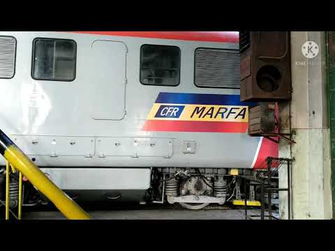 Aventurile "PITICANIEI"003 continua!!"PITICANIA" manevreaza o locomotiva diesel(060 DA).