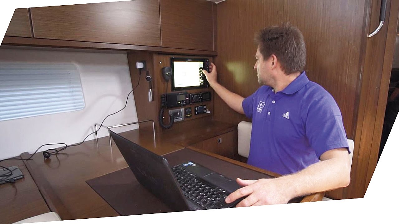 BAVARIA C57 - test crew at first rigging