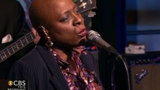 Sharon Jones and the Dap-Kings perform "Now I See"