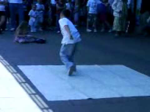 Ellis and elliot performing at kelsey jemma & katies street festival :)