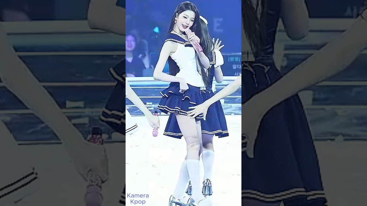 260321 Wonyoung IVE ''Love Dive'' Fancam