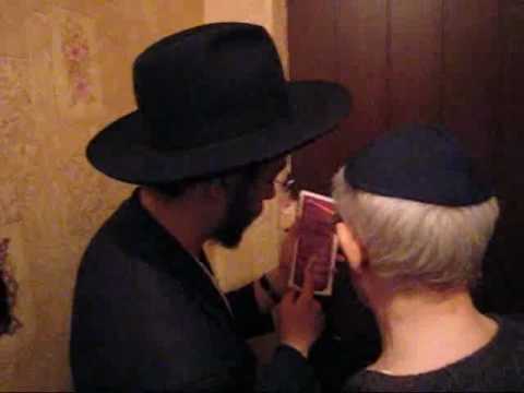 Mezuzah in Zhmerynka 5 - Roving Rabbis