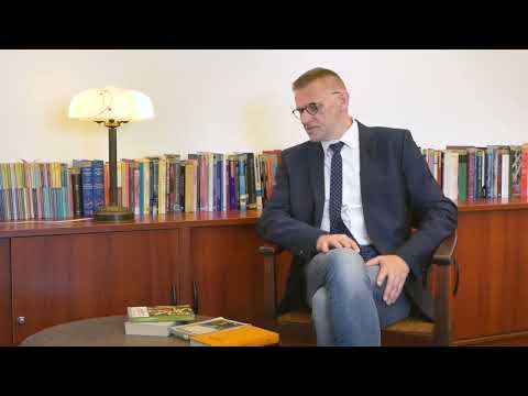 Biblioteka Śląska: „Lektury letnie, a nawet gorące” poleca prof. Zbigniew Kadłubek (cz. 2)